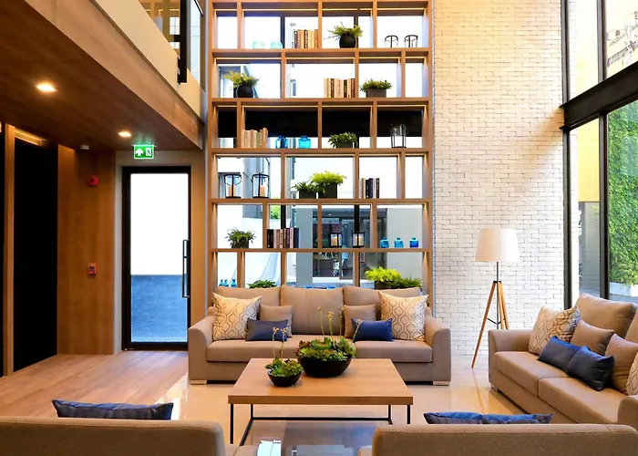 Hotel B 4*