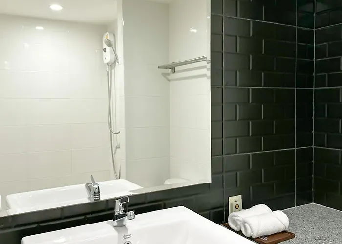 Hotel B 4*