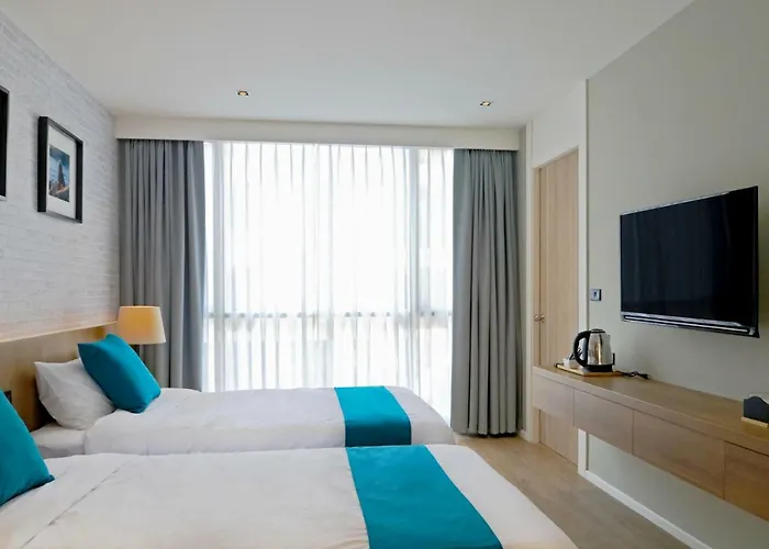 Hotel B