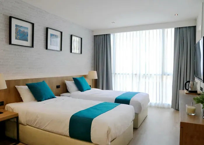 Hotel B 4*